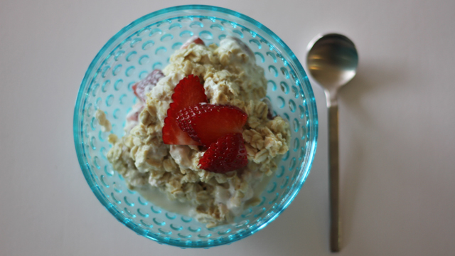 Overnight, no cook, strawberry oatmeal in a jar