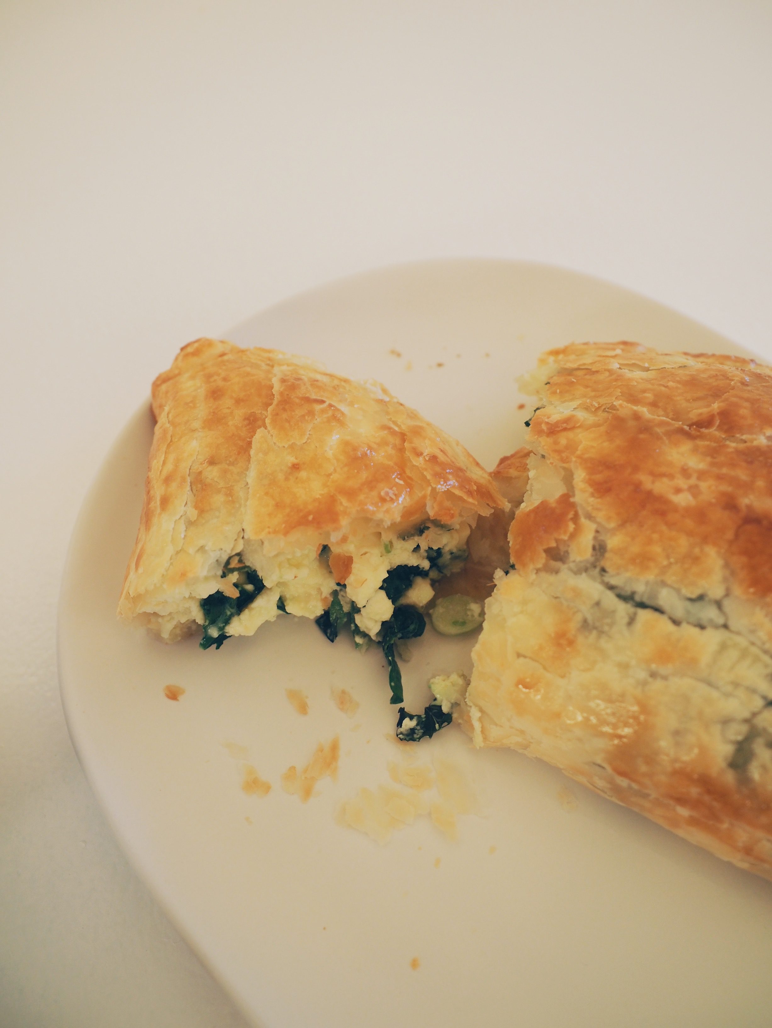 Wondering what to cook for dinner tonight? Quick and Easy Spinach & Fetta Pie Recipe is it! Get the recipe here...