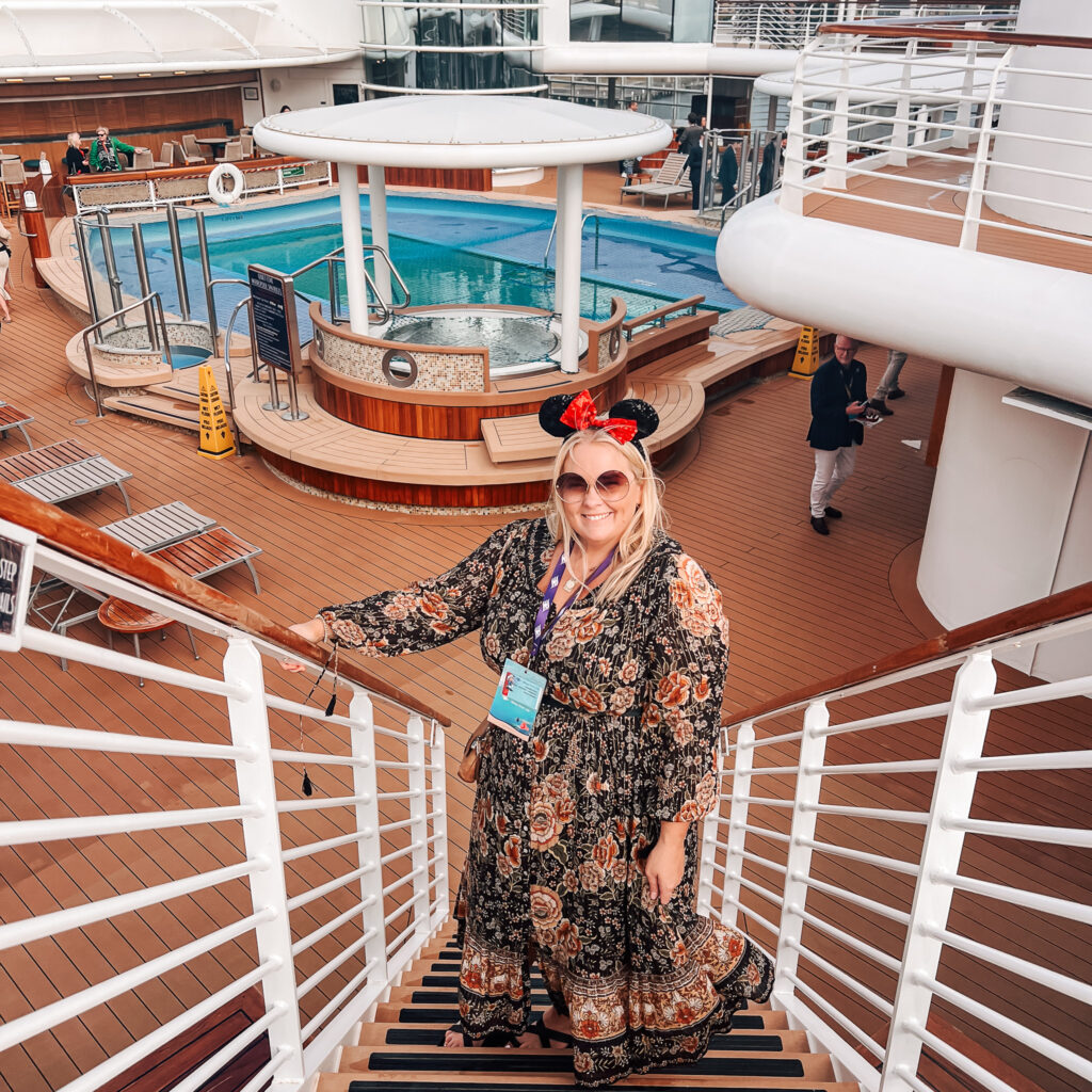 disney wonder cruise director