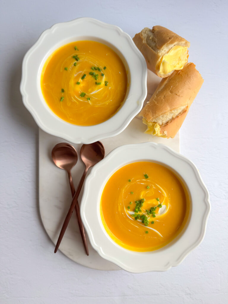 Slow cooker pumpkin soup