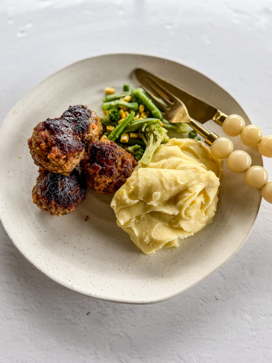 Raw Rissoles Easy rissoles recipe (juicy beef rissoles the whole family will love)