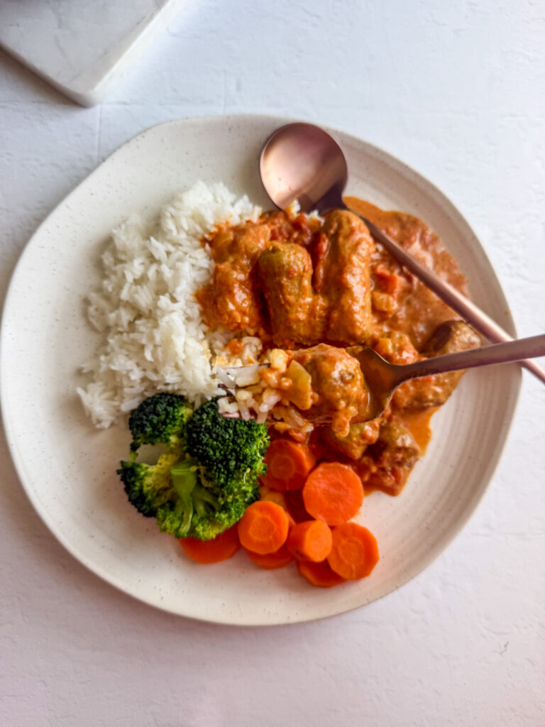 slow cooker curried sausages
